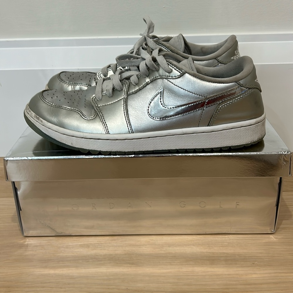 Used Jordan 1 Low Retro Golf US men’s 9.5 “Gift Giving Back”